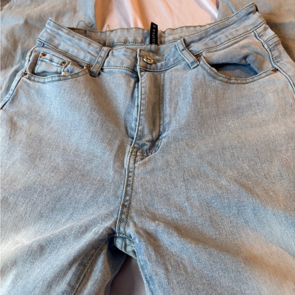 2/25$🍓⭐️ Light Blue Denim Jeans